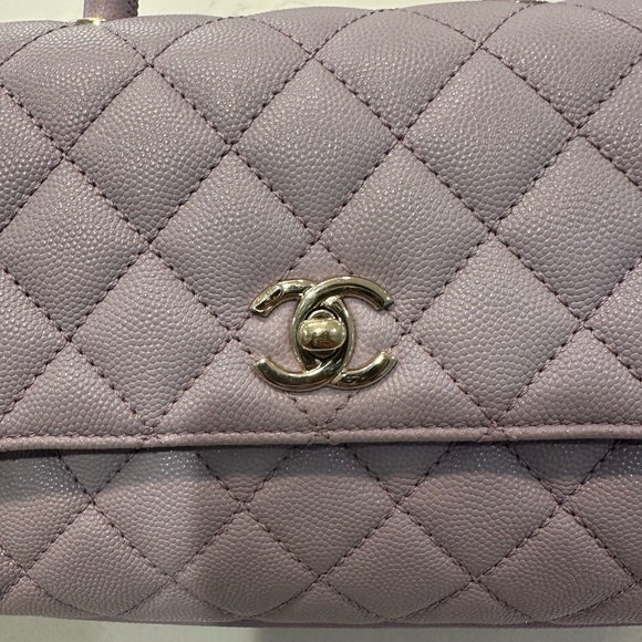Chanel lilac coco top handle from 24P collection - Picture 2 of 6